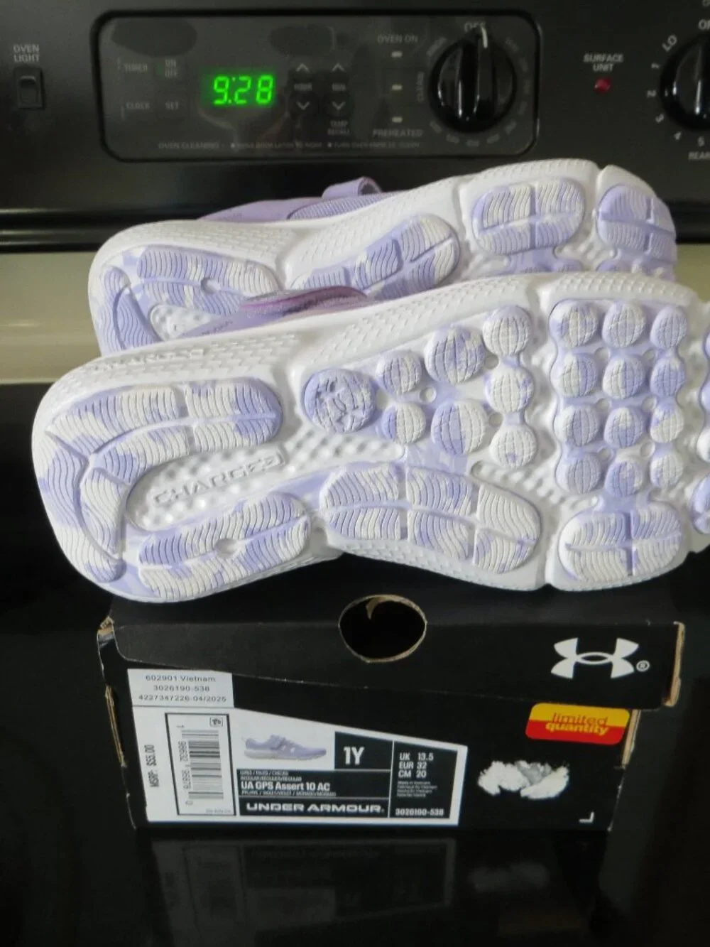 Girl's Under Armour Assert 10 AC Sneakers - Picture 5 of 5